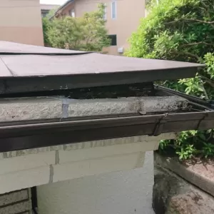 屋根材には適正な角度が必要です 西宮 芦屋 尼崎 門屋の屋根のサムネイル