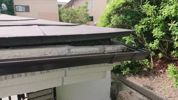 屋根材には適正な角度が必要です 西宮 芦屋 尼崎 門屋の屋根