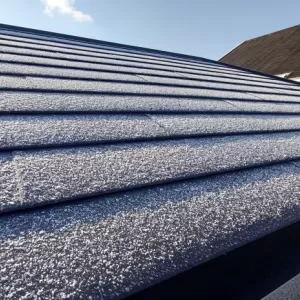 手間が掛かりましたが終わりました 西宮 芦屋 宝塚 ガルバリウム鋼板屋根のサムネイル
