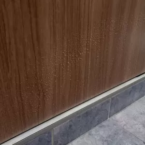 玄関扉の雨の水はねのご相談です 西宮 尼崎 伊丹 雨樋の加工のサムネイル
